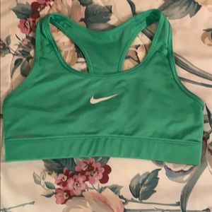Nike pro sports bra